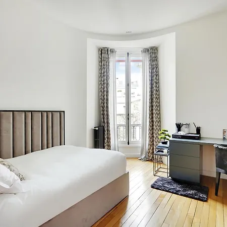 Pick A Flat's In Champs-elysees - Square Thiers *