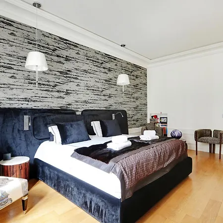 Pick A Flat's In Champs-elysees - Square Thiers