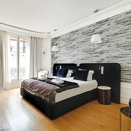 Pick A Flat's In Champs-elysees - Square Thiers Apartman *